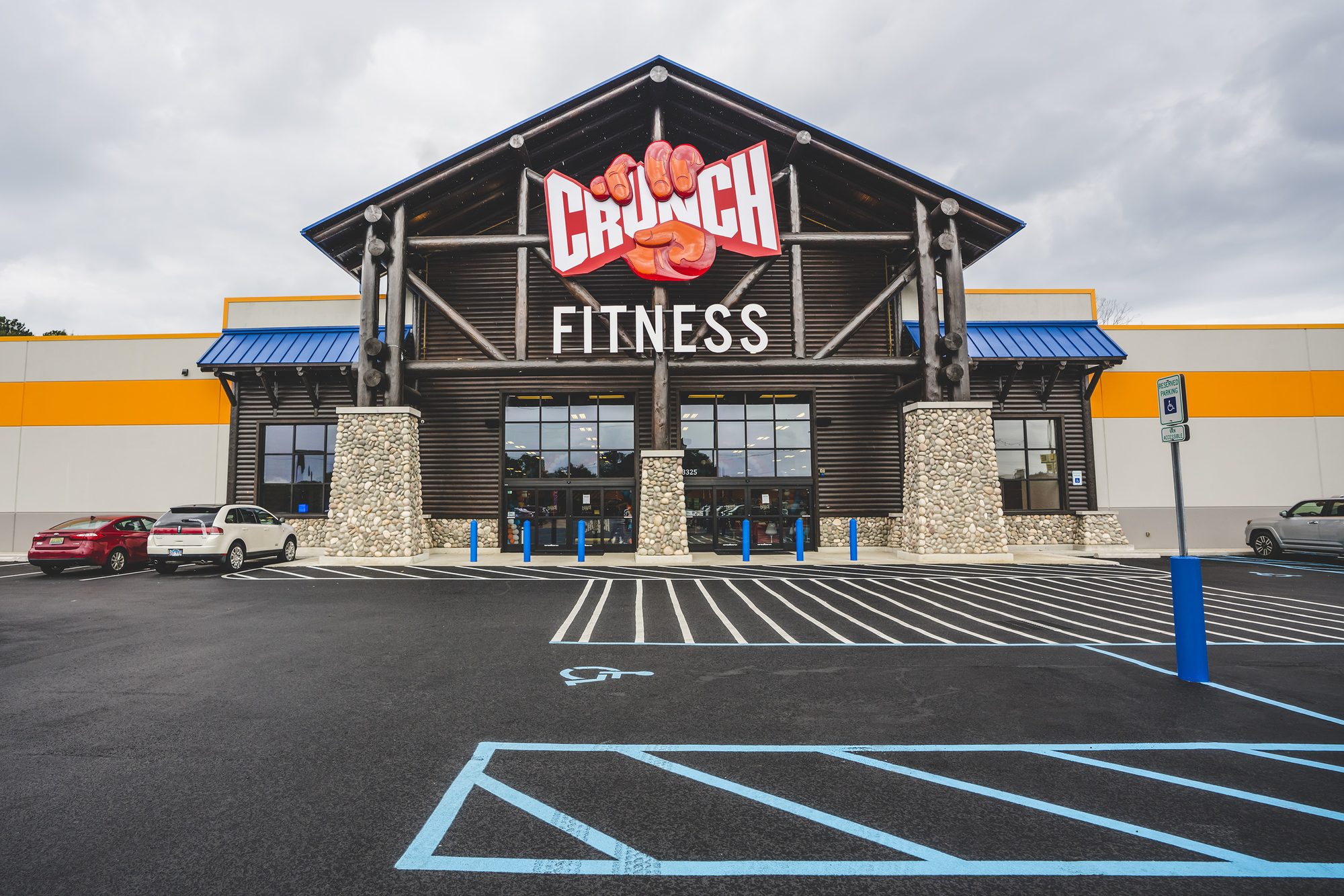 Exterior of a Crunch Fitness.
