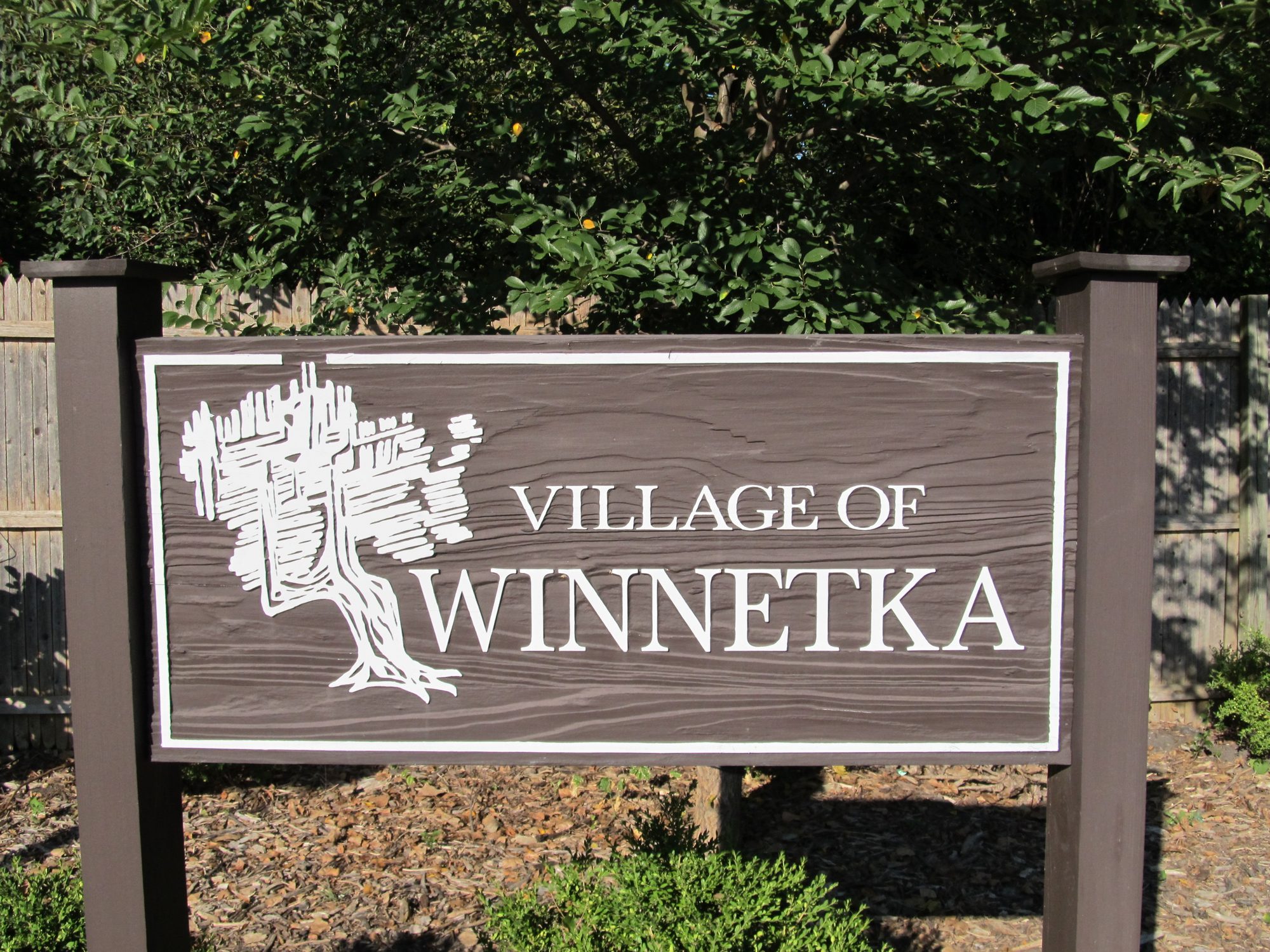 "Welcome to Winnetka". Winnetka, Illinois.