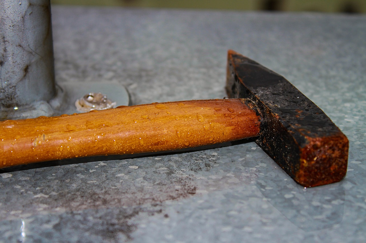 Hammer, tool, craft, work, repair, metal, rusty, rain, wet, raindrop, old, wood handle, construction work, to destroy, t