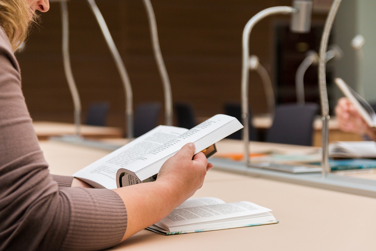To read the book, library, reading room, education, test, to test, work desk, building, information, book, literature, k