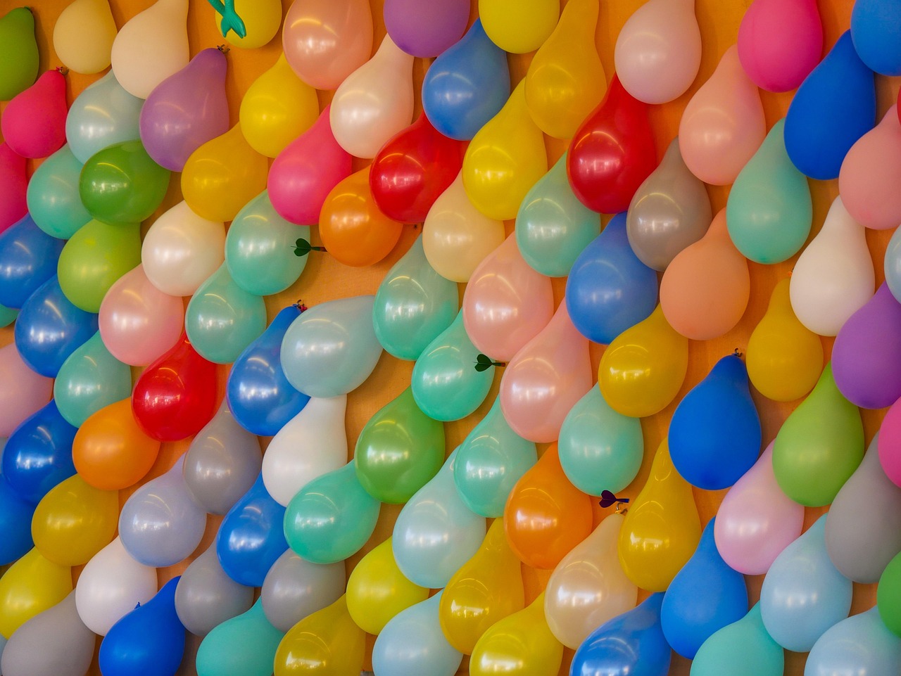 Balloon, leisure time, church consecration, game, throw, dart, win, lose, goal, meet, profit, multicoloured, fun, oktobe