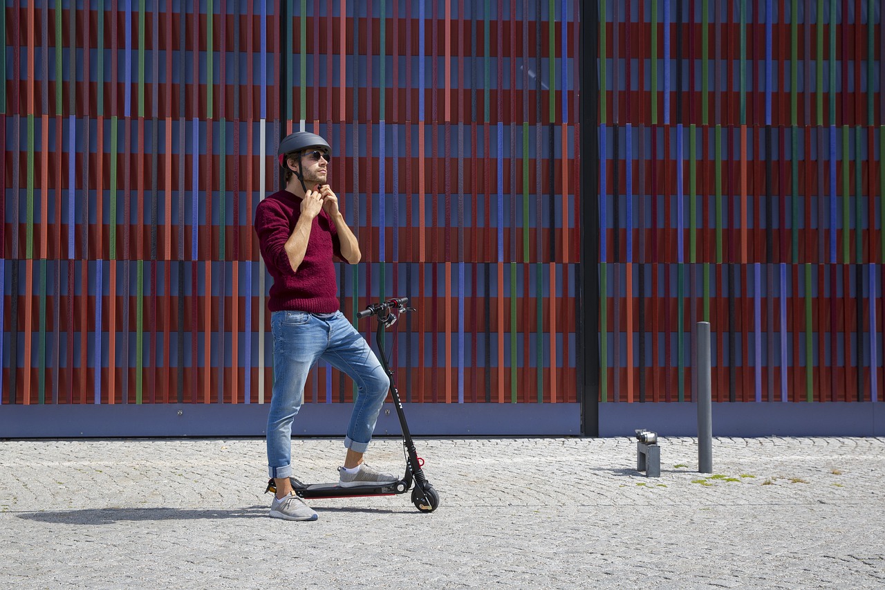 E-scooter, munich, urban, city, building, boy, man, scooter, electric, electromobility, architecture, mobility, escooter
