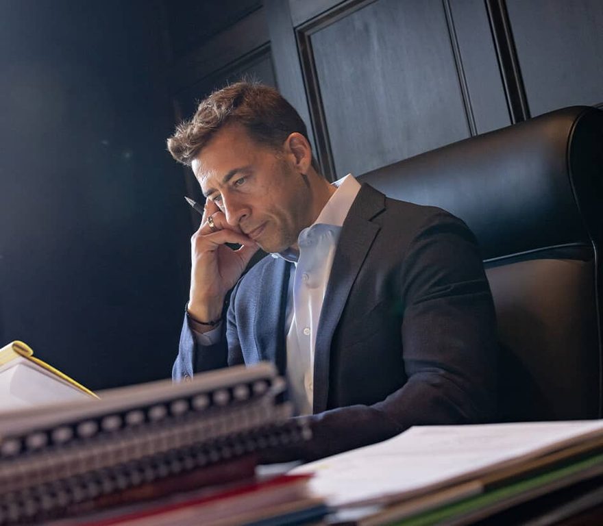 Photo of Alexi Giannoulias working.