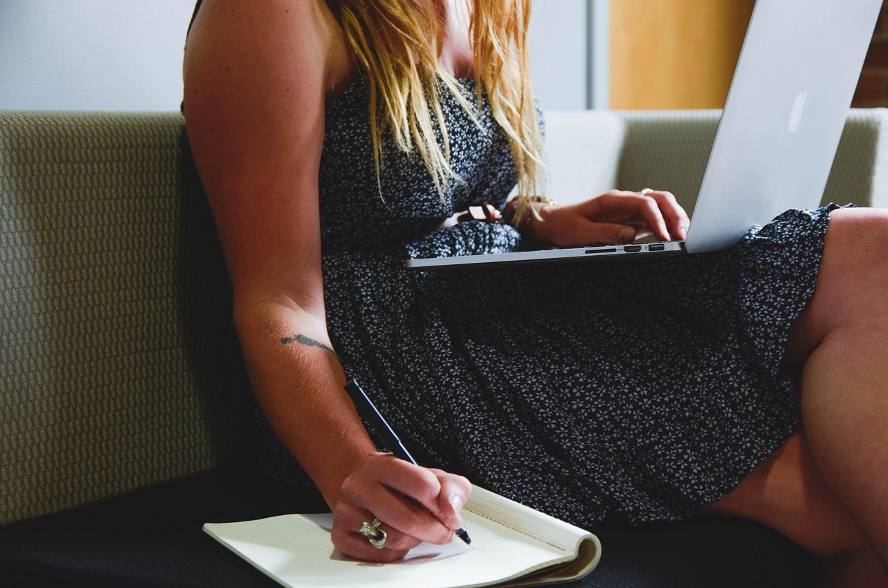 Entrepreneur, startup, woman, macbook, laptop, planning, business, businesswoman, young, working, freelance, freelancer,