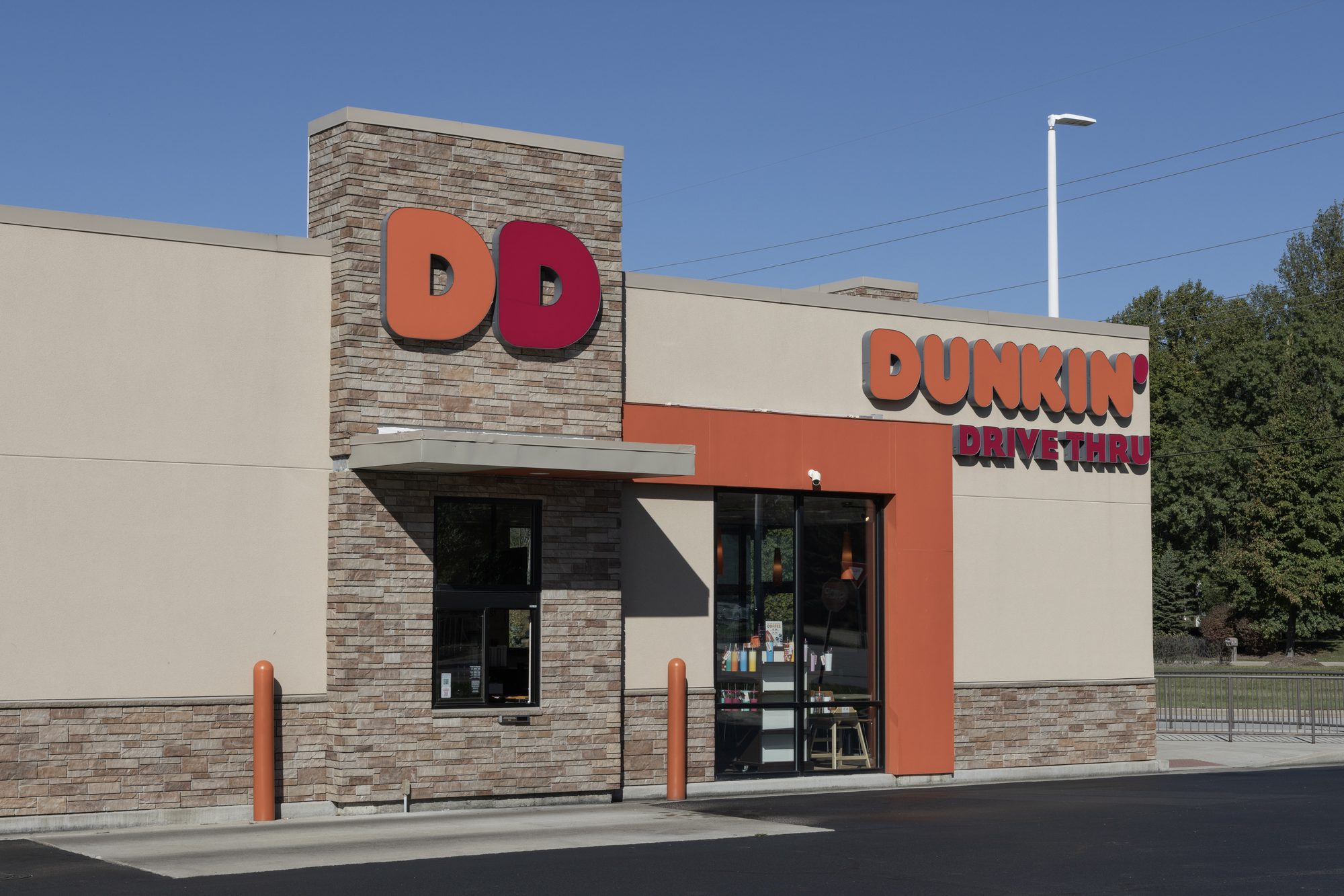 Dunkin' Donuts and coffee location. Dunkin is a subsidiary of Inspire Brands.