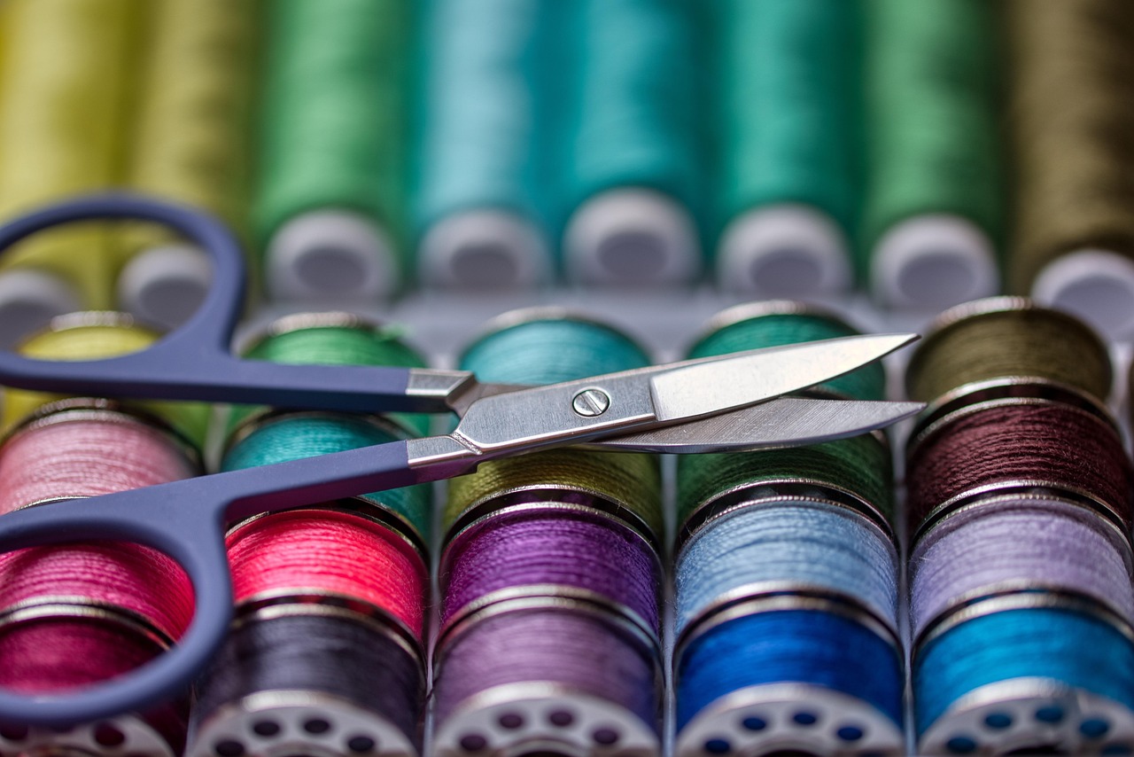 Sewing kit, thread, scissors, sewing tools, sewing accessories, colorful, yarn, needlework, handicraft, closeup, thread,