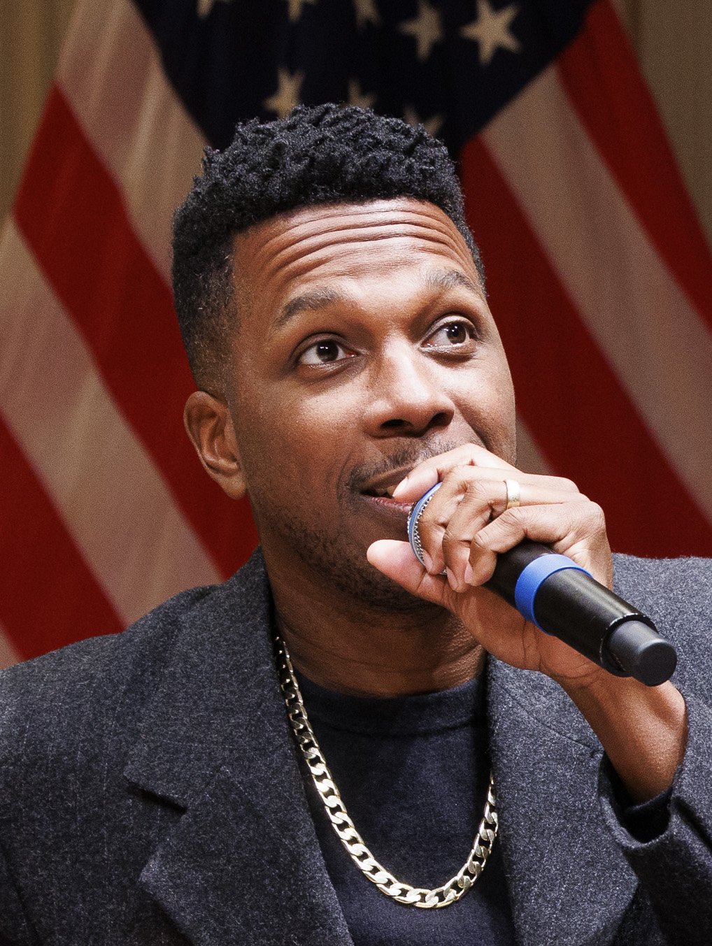 Leslie Odom Jr. speaks about his career with Ken Biberaj during a special recording of the "Coffee with Ken" podcast in the Coolidge Auditorium, November 13, 2024. Photo by Shawn Miller/Library of Congress.
Note: Privacy and publicity rights for individuals depicted may apply.