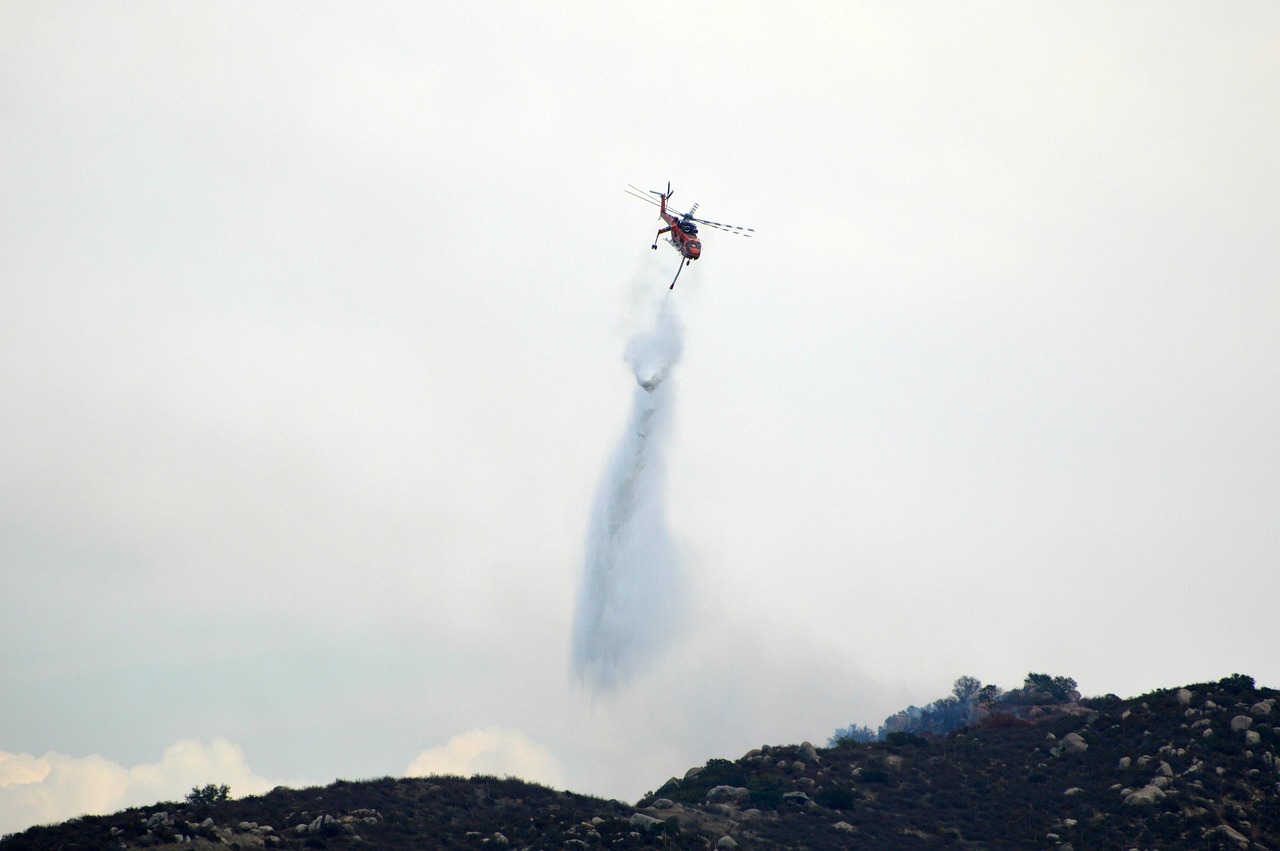 Helicopter, wildfire, water, disaster, copter, flying, firefighters, heat, smoke, hills, mountains, usa, nature, califor