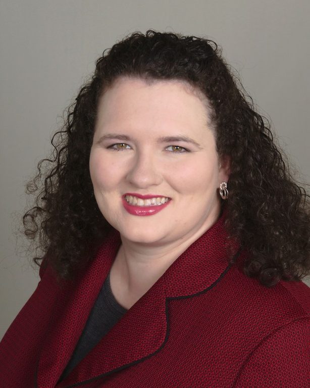 Deanna Harless headshot.
