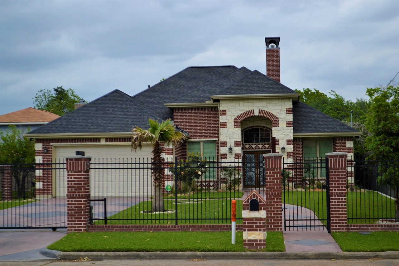 Home, houston, texas, house, single family, residential, property, mortgage, exterior, modern, contemporary, lawn care, 