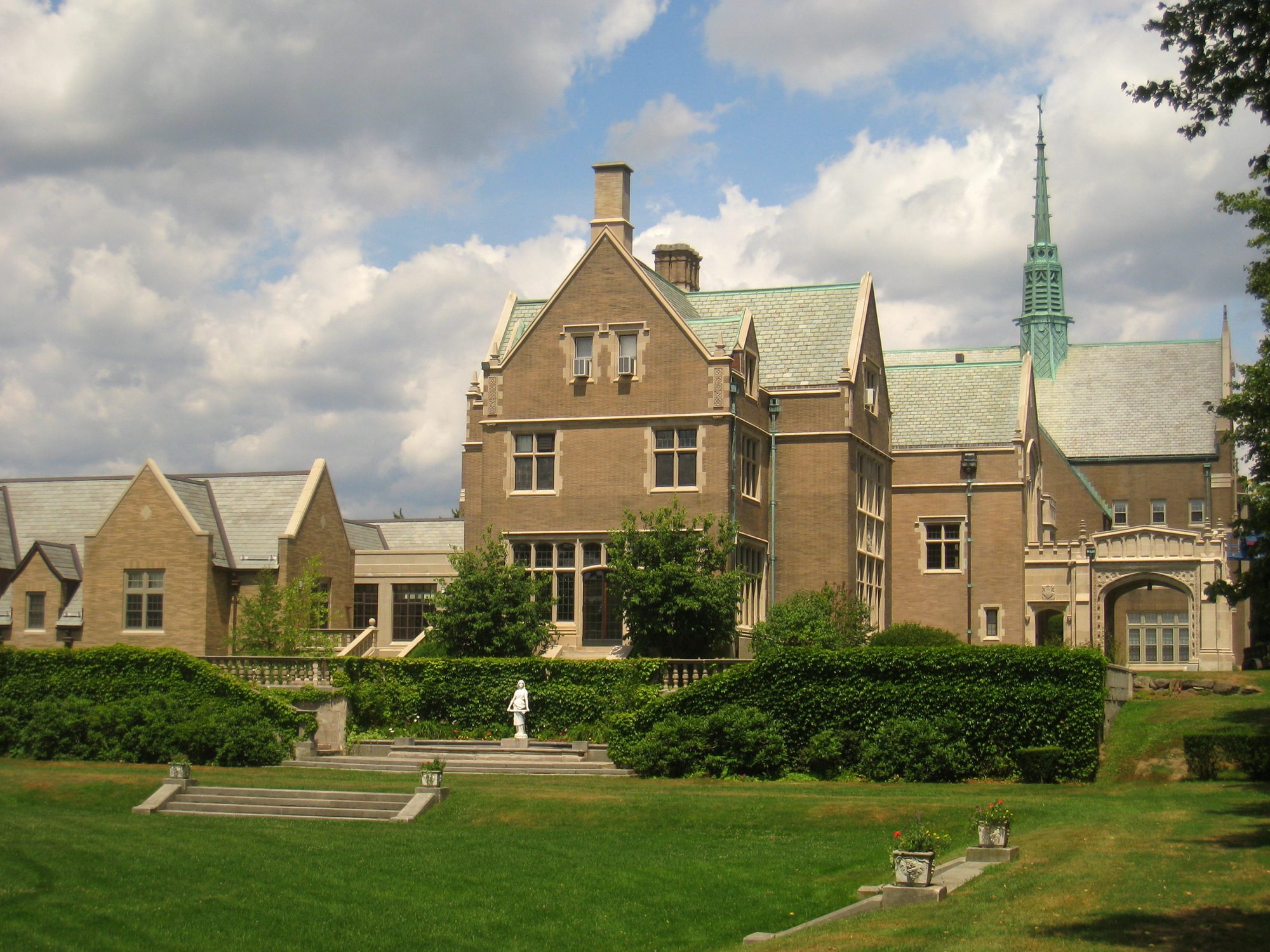 Newton Country Day School, 785 Centre Street, Newton, Massachusetts, USA.