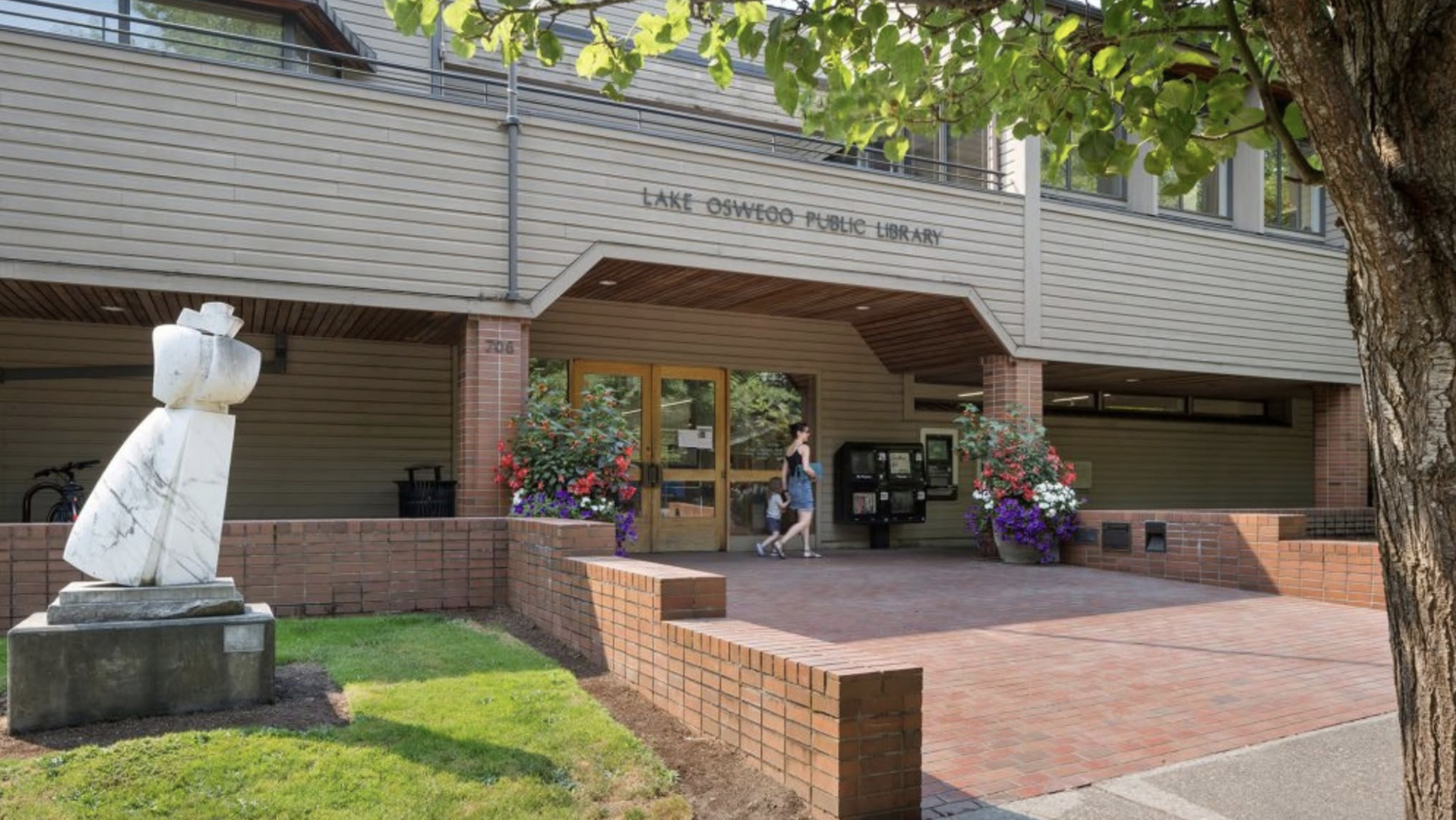Lake Oswego Public Library Exterior