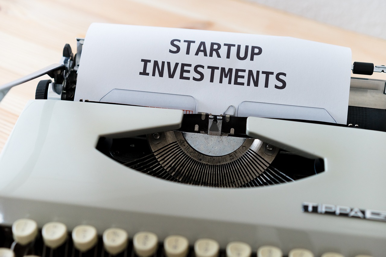 Mockup, typewriter, word, startup, investment, business, finance, entrepreneur, cash, capital, banking, profit, income,