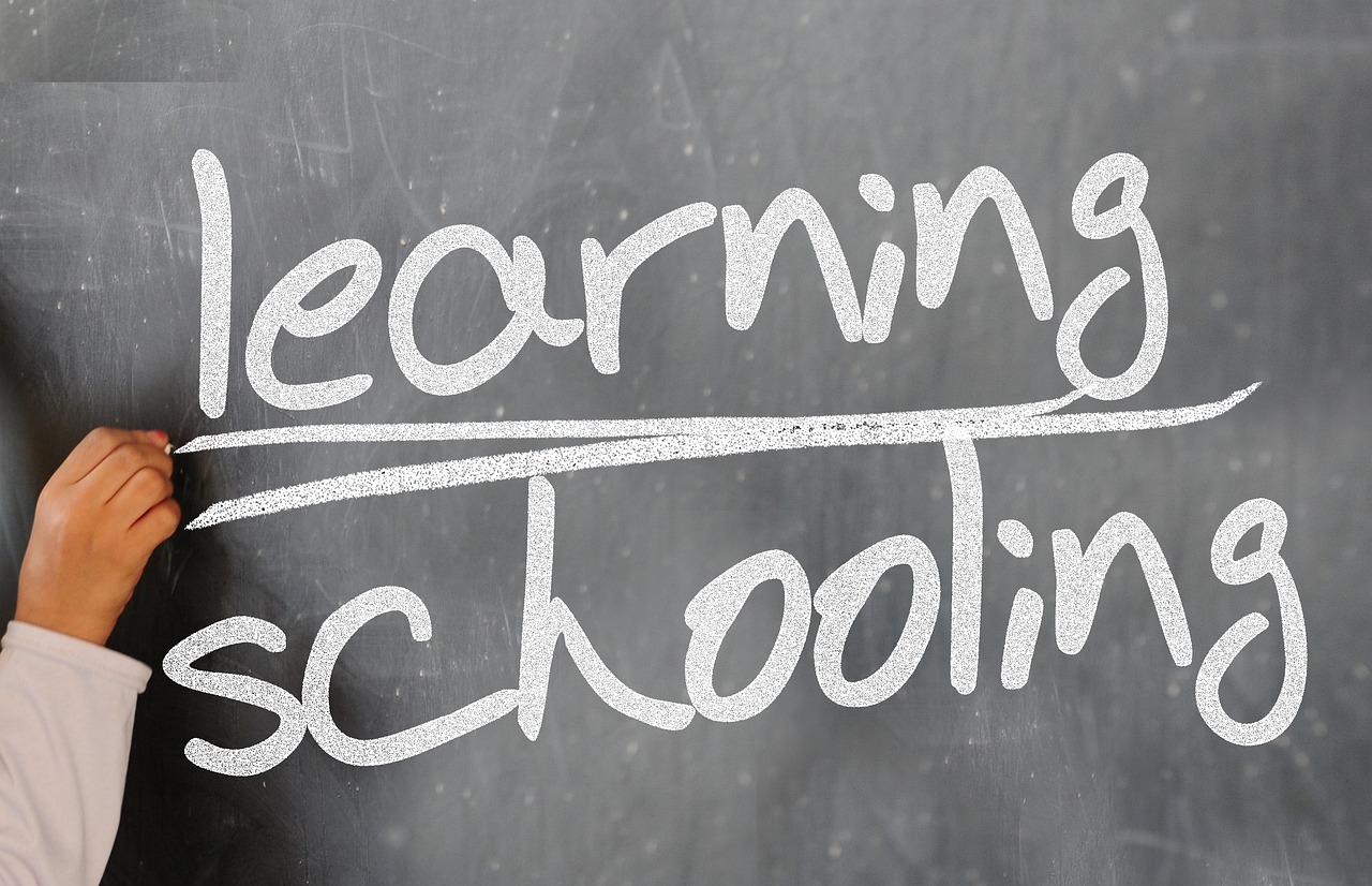 Write, board, hand, to learn, a notice, training, skills, career, knowledge, can, school, graduation, study, college stu