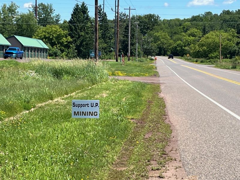 "Support U.P. Mining" sign put in the ground