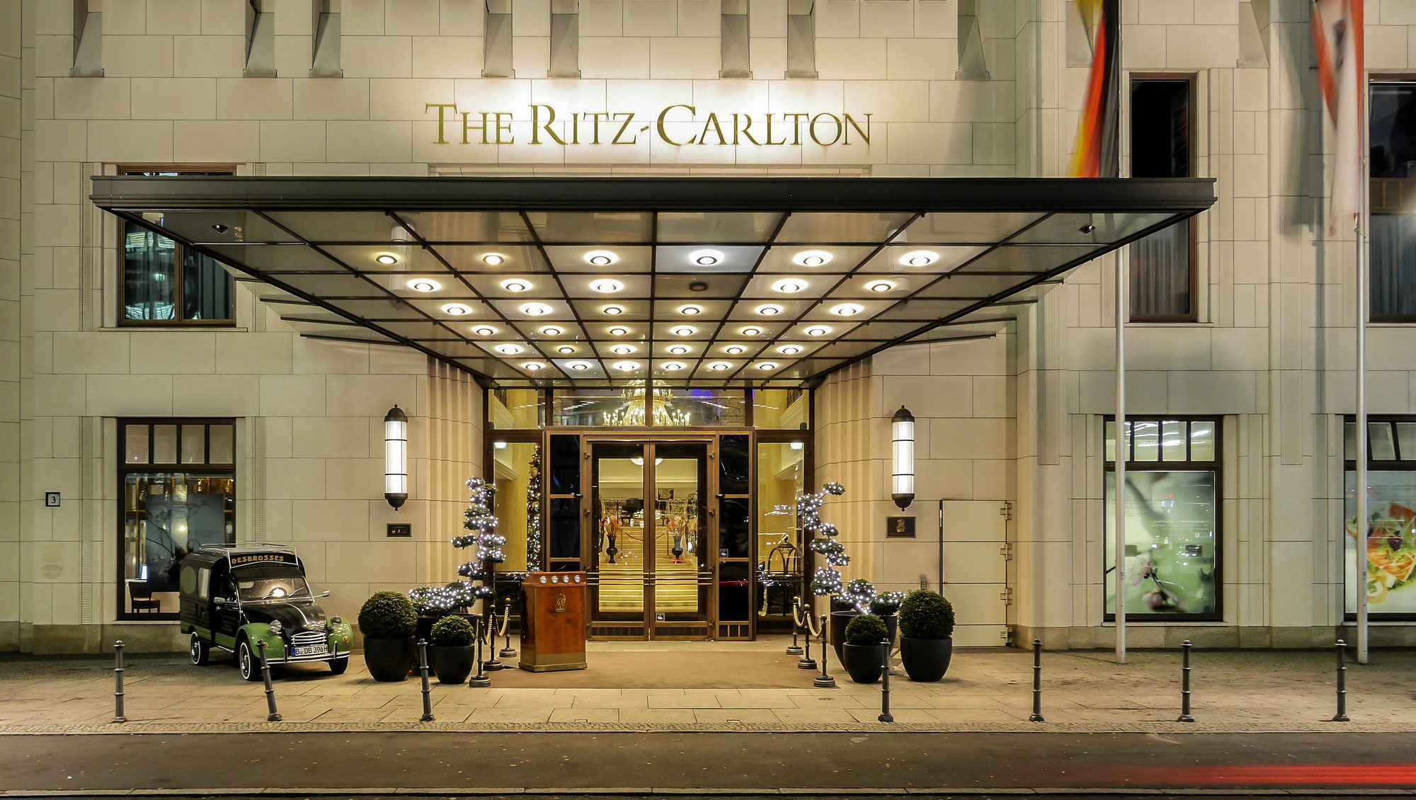 Entrance area The Ritz-Carlton Berlin 2