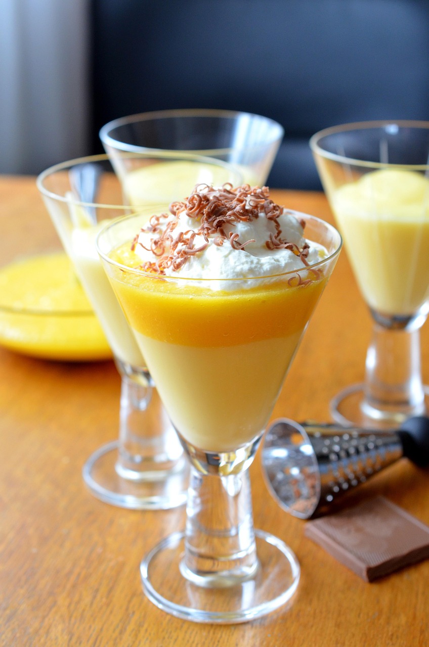 Pudding, dessert, vanilla pudding, chocolate shavings, cream, nibble, cute, calorie bomb, vannille pudding, yummy, calor