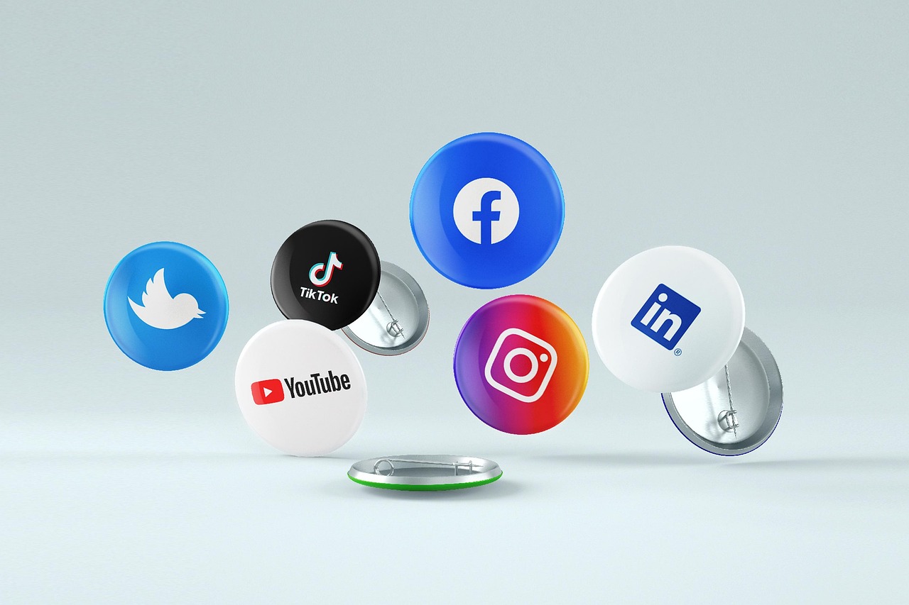 Social media, social networks, icons, media, multimedia, internet, connection, facebook, youtube, twitter, tiktok, insta