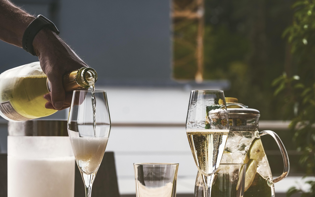 Drink, alcohol, sparkling wine, glass, bottle, to celebrate, champagne, give a, alcohol, alcohol, sparkling wine, champa