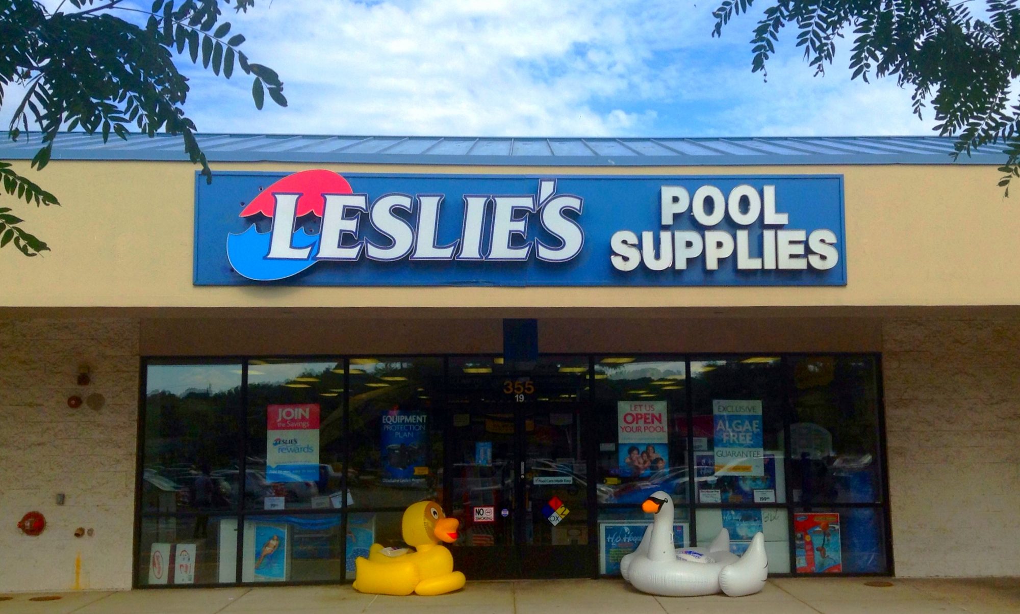 Leslie's Pool Supplies storefront in North Haven, CT.