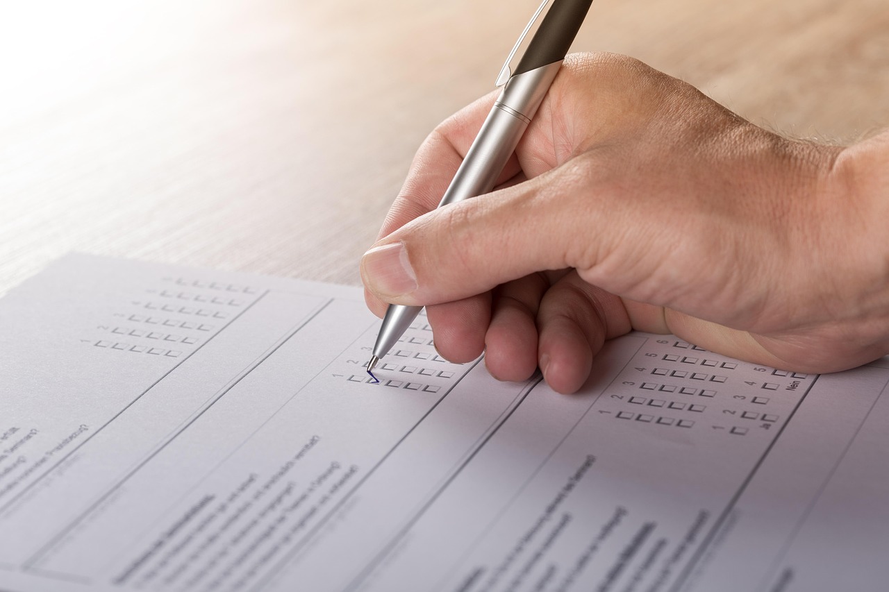 Opinion poll, opinion polling, survey, voting, to complete, vote, hand, write, ballpoint pen, paper, reports, ink pen, p