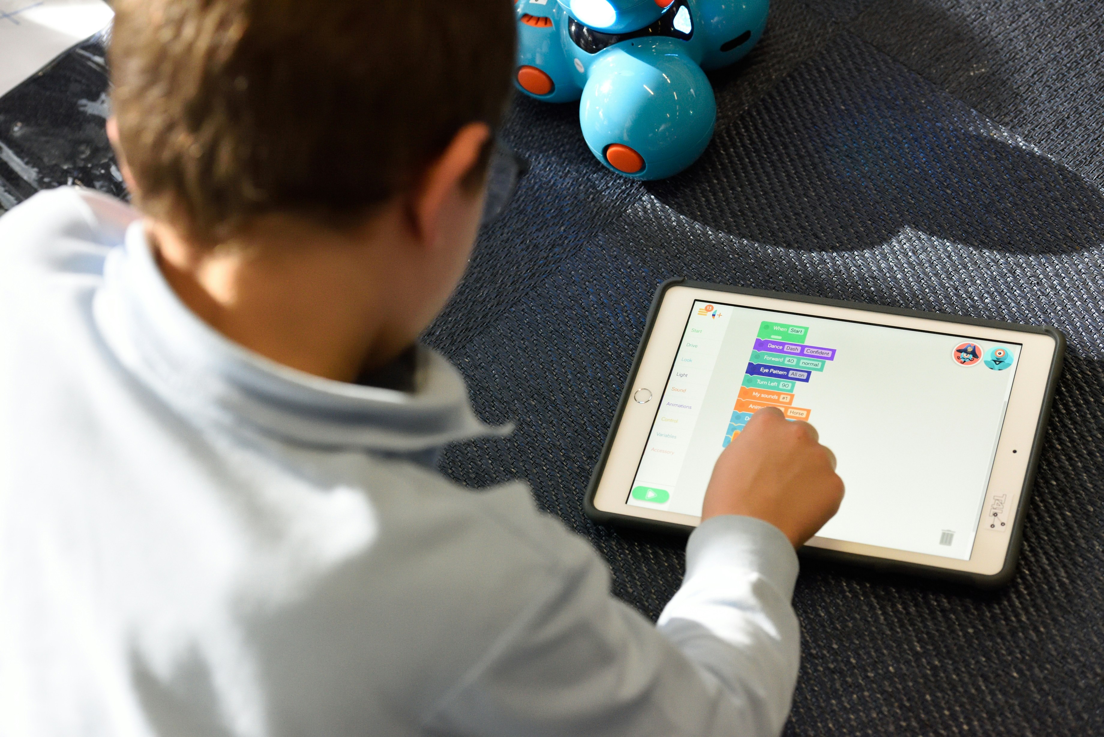 child using a computer tablet